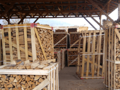 strage-of-premium-fire-wood-1024×388-1-min strage-of-premium-fire-wood-1024x388-1-min
